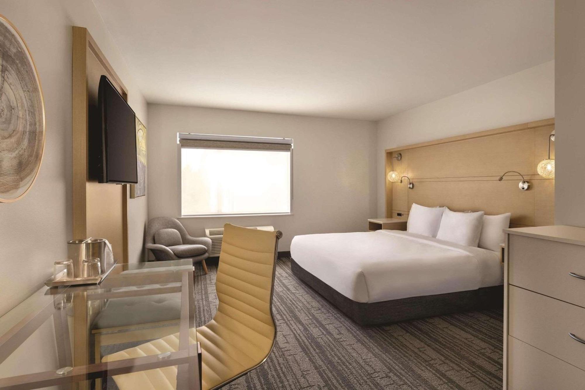 Radisson Hotel Atlanta Airport College Park Exterior photo